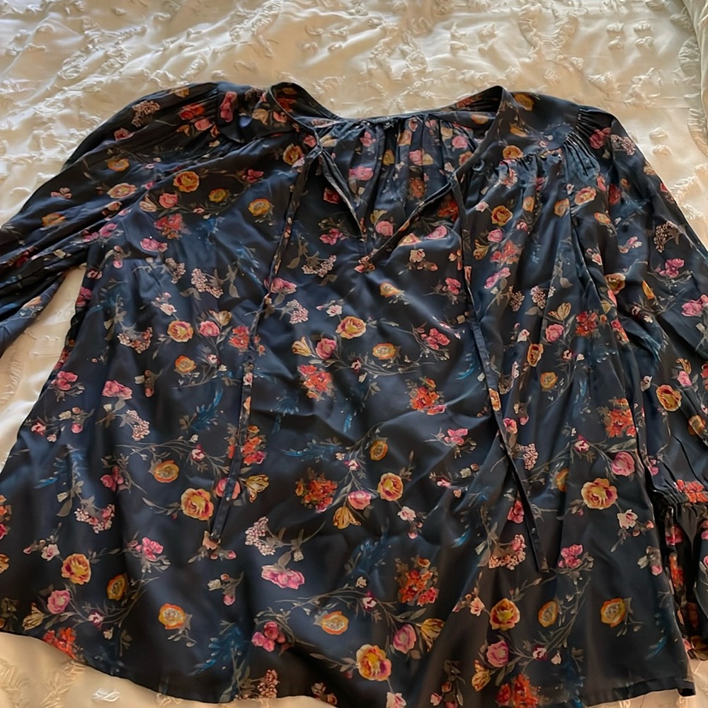 Lucky Brand grey floral blouse